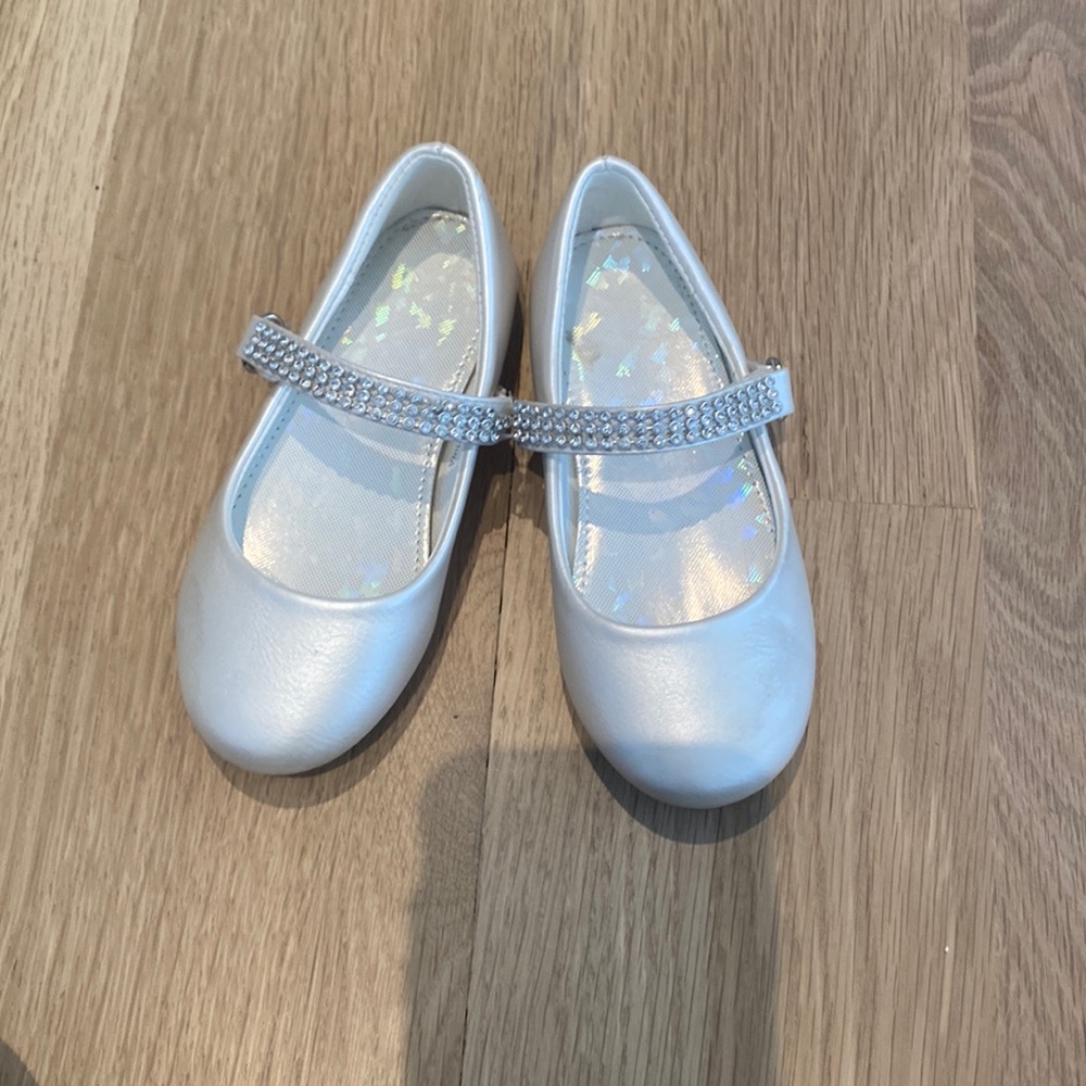 Size 8 White Toddler Dress Shoes